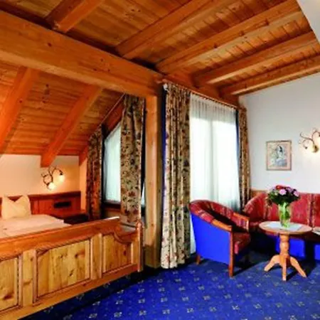 Hotell Kaltschmid - Familotel Tirol Seefeld in Tirol