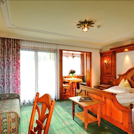 ホテル Kaltschmid - Familotel Tirol ゼーフェルト・イン・チロル