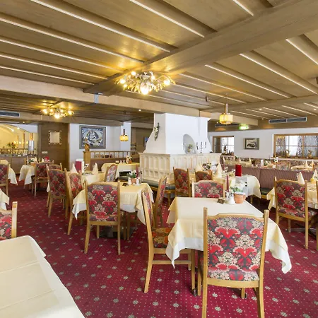 Kaltschmid - Familotel Tirol ホテル 4*