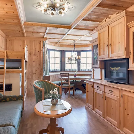 Kaltschmid - Familotel Tirol 4* Зефельд-ін-Тіроль